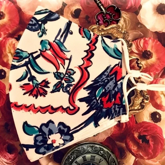 TORY BURCH • Seasonal Print Face Mask - Picture 3 of 3